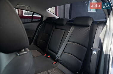Седан Mazda 3 2013 в 
