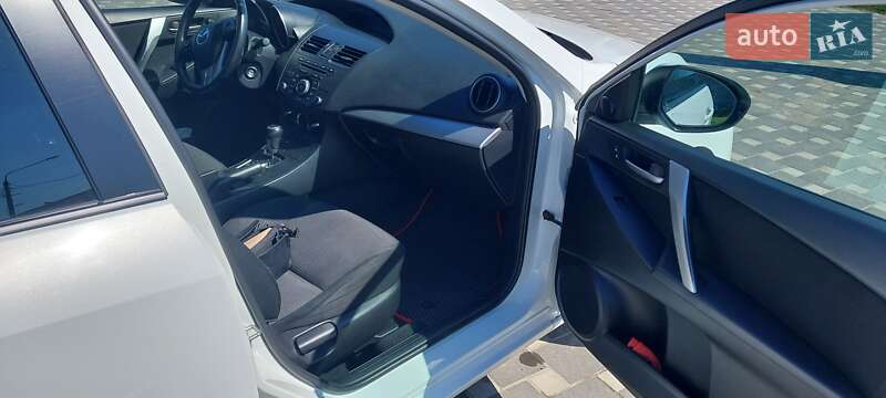 Седан Mazda 3 2013 в Полтаве