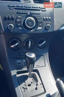 Седан Mazda 3 2013 в Полтаве