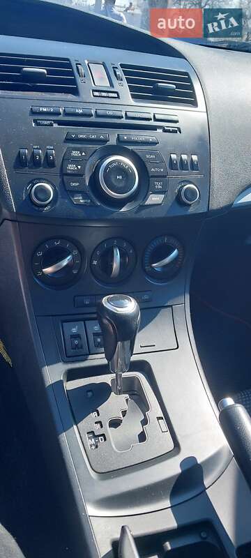 Седан Mazda 3 2013 в Полтаве