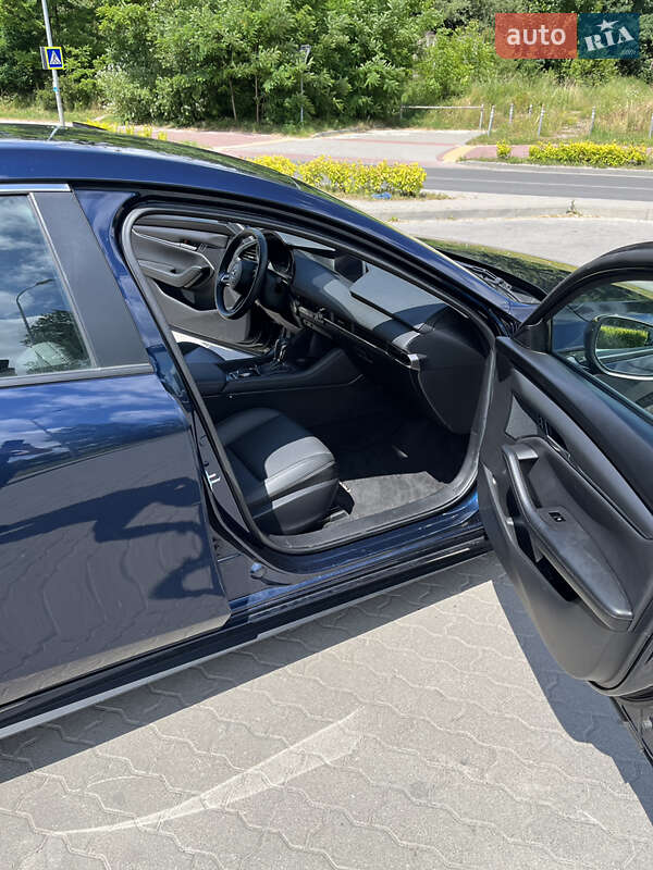 Седан Mazda 3 2021 в Львове