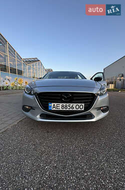 Седан Mazda 3 2017 в 