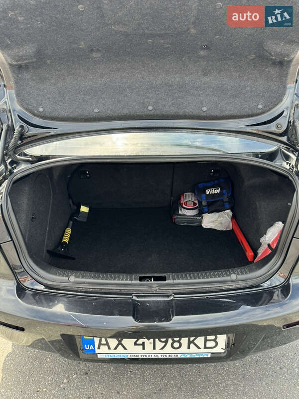 Седан Mazda 3 2006 в Харкові