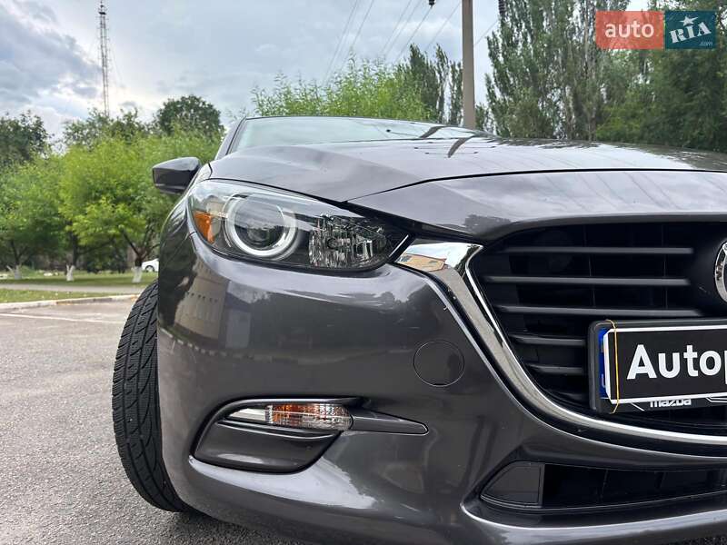Седан Mazda 3 2018 в Запорожье