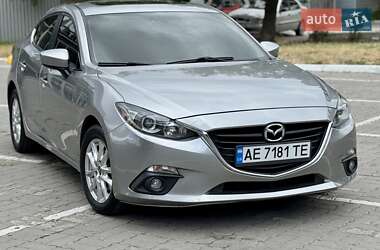 Седан Mazda 3 2015 в Днепре