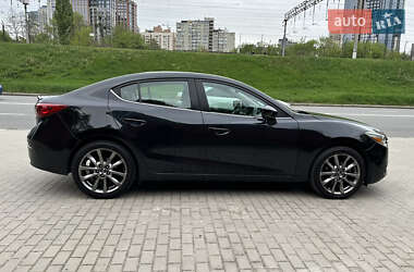 Седан Mazda 3 2018 в 