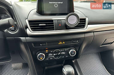 Седан Mazda 3 2018 в 