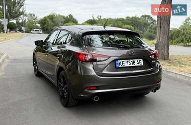 Хэтчбек Mazda 3 2017 в 