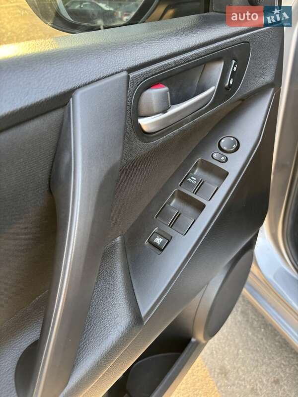 Седан Mazda 3 2013 в Днепре