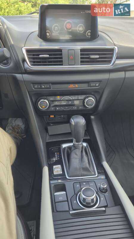 Седан Mazda 3 2018 в Одессе