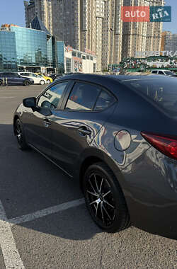 Седан Mazda 3 2014 в 