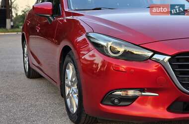 Седан Mazda 3 2016 в 