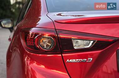 Седан Mazda 3 2016 в 