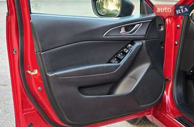 Седан Mazda 3 2016 в 