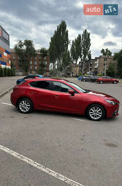 Хэтчбек Mazda 3 2016 в 