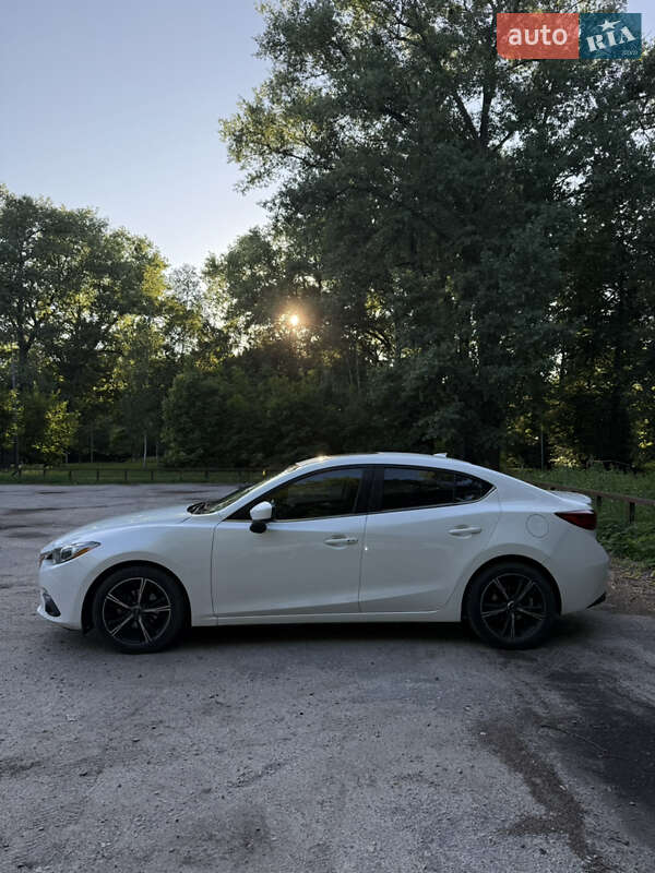 Седан Mazda 3 2015 в Сумах