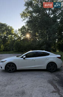 Седан Mazda 3 2015 в 