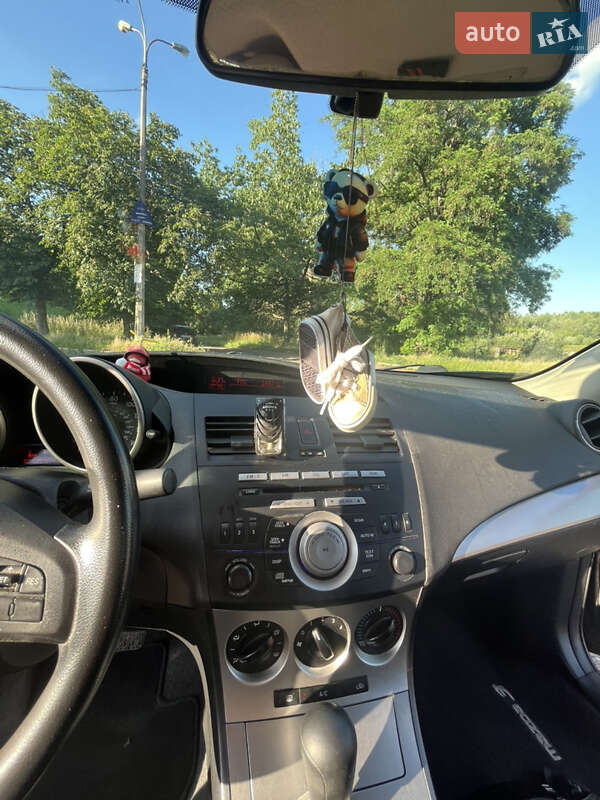Седан Mazda 3 2009 в Чернигове