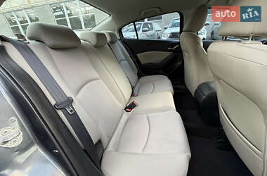 Седан Mazda 3 2015 в 