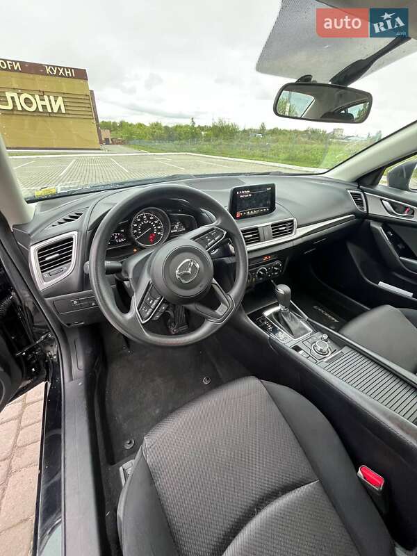 Седан Mazda 3 2017 в Львове