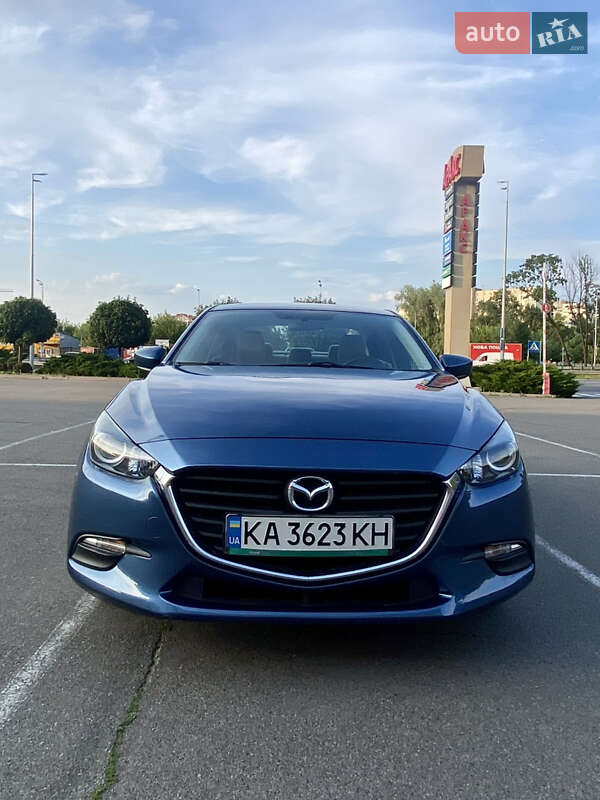 Седан Mazda 3 2017 в Киеве