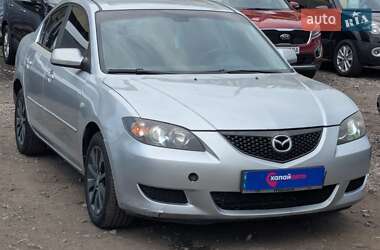 Седан Mazda 3 2004 в 