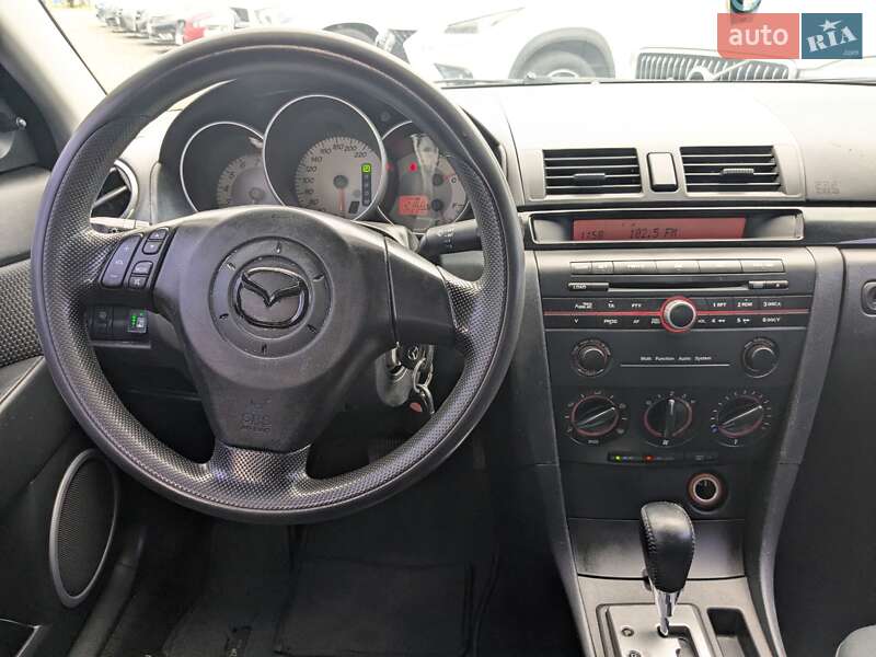 Седан Mazda 3 2004 в Киеве