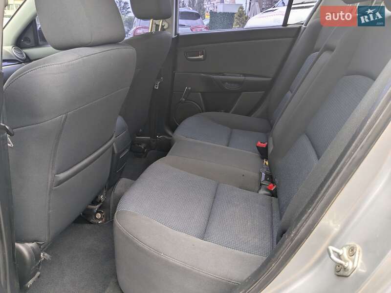 Седан Mazda 3 2004 в Киеве