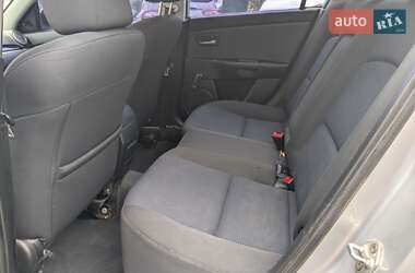 Седан Mazda 3 2004 в 