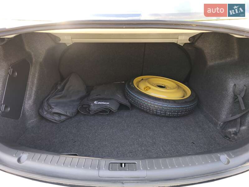 Седан Mazda 3 2010 в Дніпрі