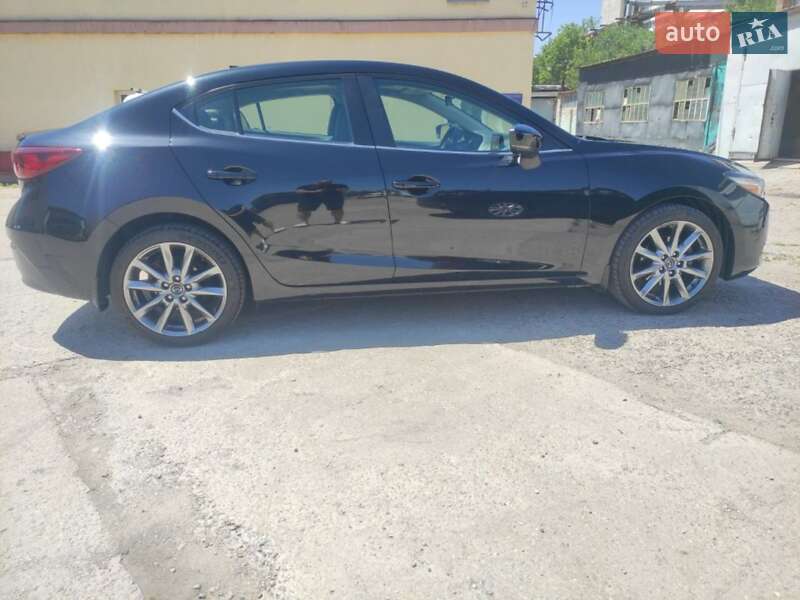 Седан Mazda 3 2017 в Запорожье