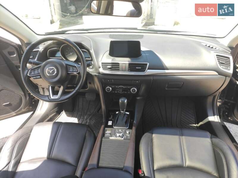 Седан Mazda 3 2017 в Запорожье