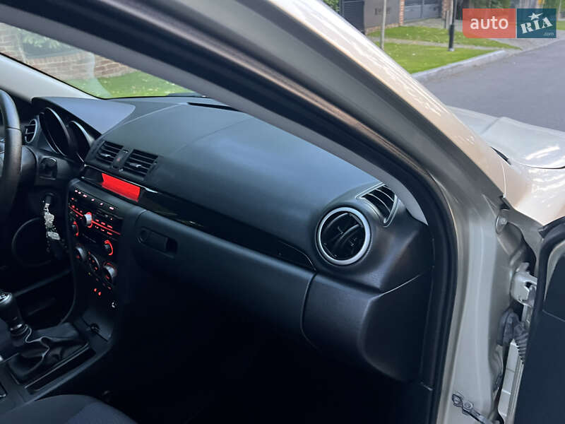 Седан Mazda 3 2007 в Києві