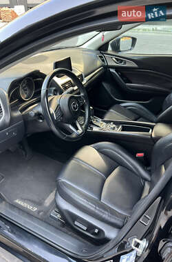 Седан Mazda 3 2017 в 