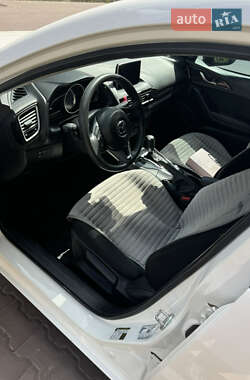 Хэтчбек Mazda 3 2015 в 