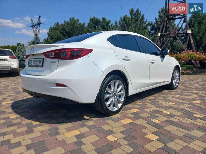 Седан Mazda 3 2016 в Днепре