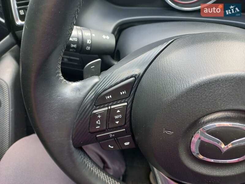 Седан Mazda 3 2016 в Днепре