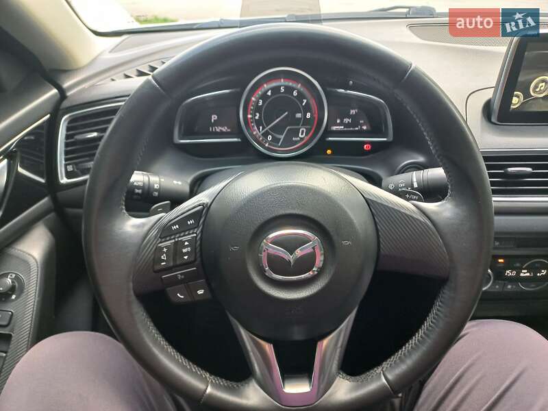 Седан Mazda 3 2016 в Днепре