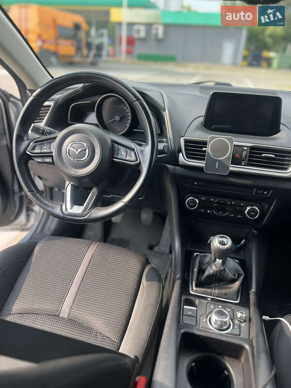 Хэтчбек Mazda 3 2017 в Киеве