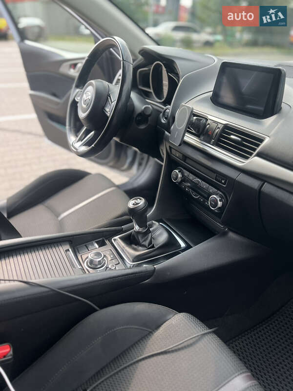 Хэтчбек Mazda 3 2017 в Киеве