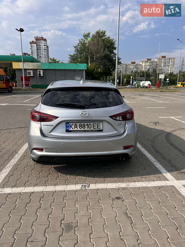 Хэтчбек Mazda 3 2017 в Киеве