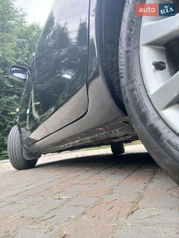 Седан Mazda 3 2006 в Трускавце