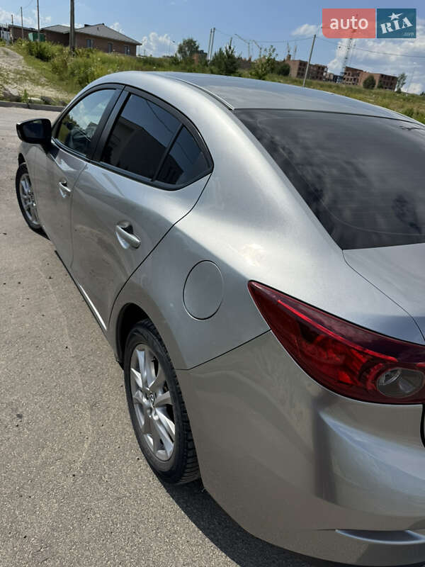 Седан Mazda 3 2013 в Ровно