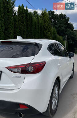 Хетчбек Mazda 3 2013 в 