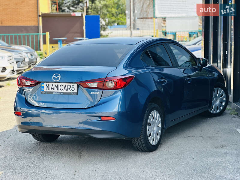 Седан Mazda 3 2016 в Харкові