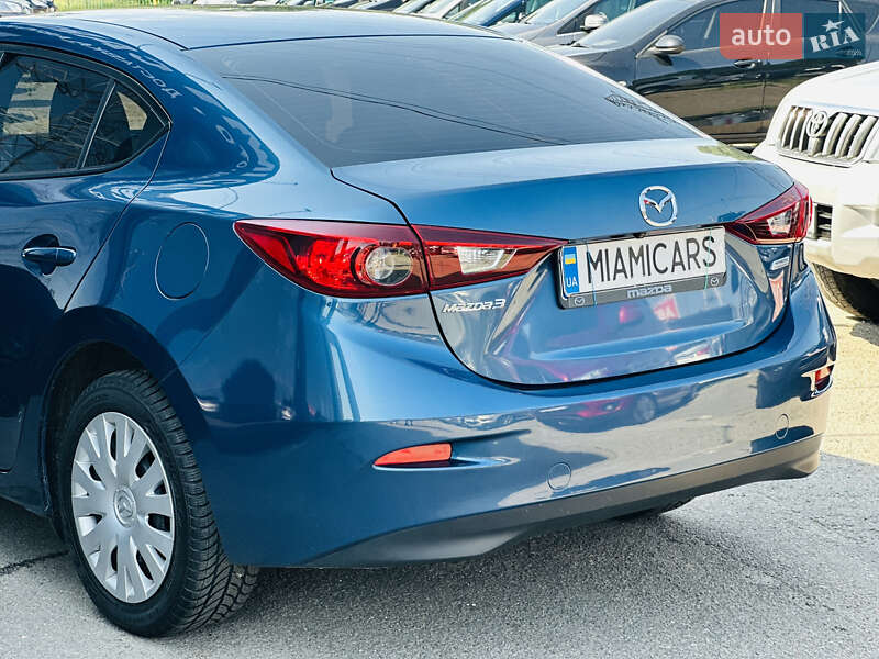 Седан Mazda 3 2016 в Харкові