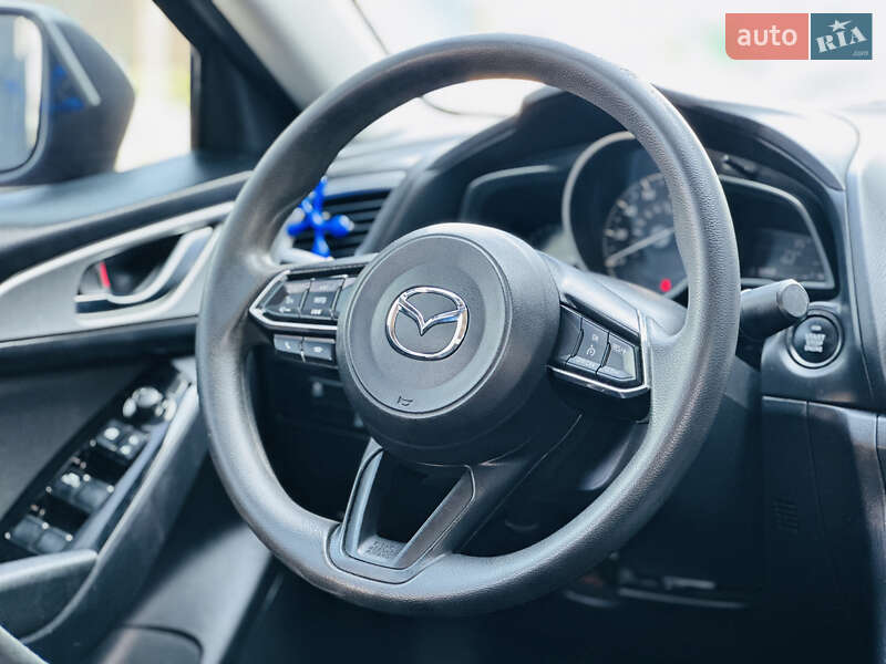 Седан Mazda 3 2016 в Харкові