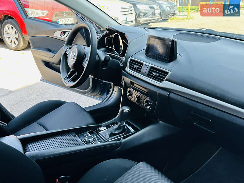 Седан Mazda 3 2016 в Харкові