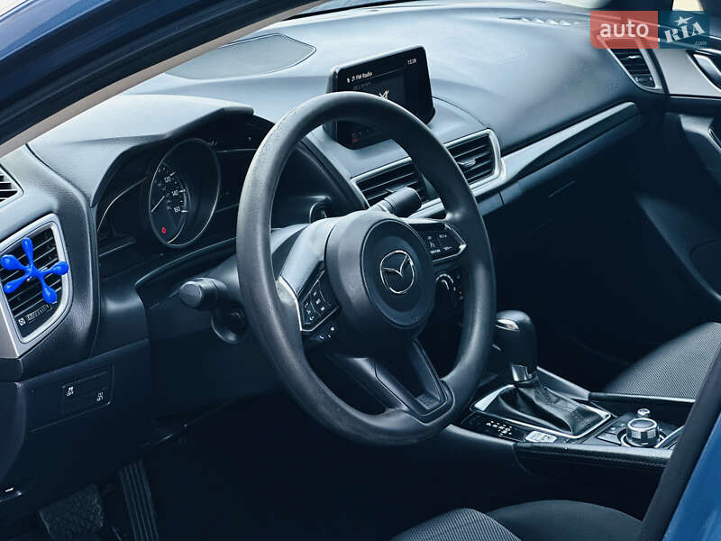 Седан Mazda 3 2016 в Харкові