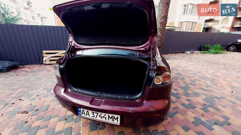 Седан Mazda 3 2007 в Києві